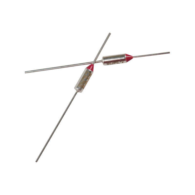 Eldobható hőbiztosíték Egyszeri, nem cserélhető hőbiztosíték kis háztartási készülékek belsejében Eldobható hőbiztosíték Egyszeri, nem cserélhető hőbiztosíték kis háztartási készülékek belsejében